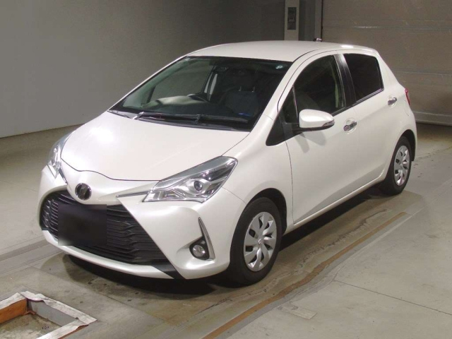 TOYOTA VITZ 2019