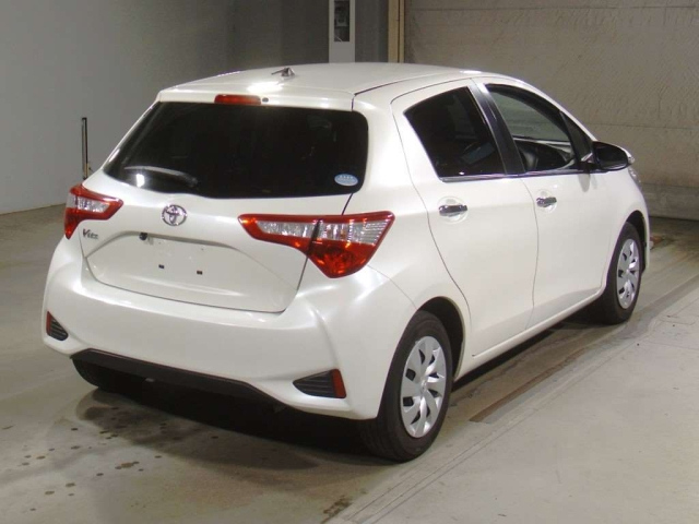TOYOTA VITZ 2019