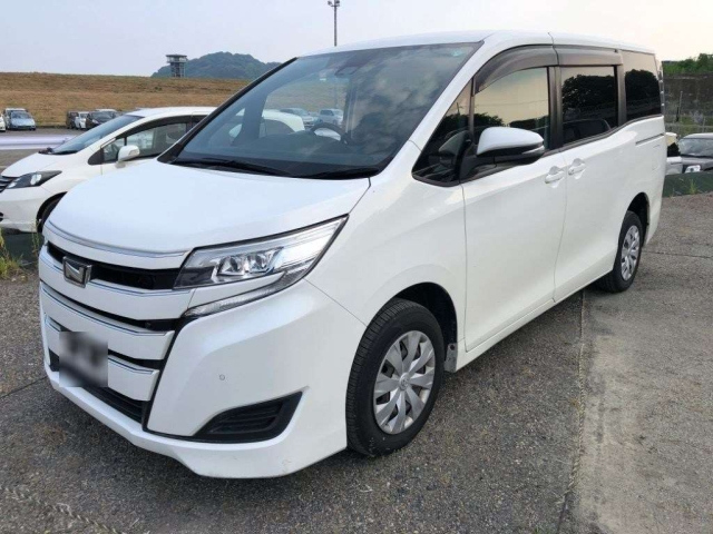TOYOTA NOAH 2019