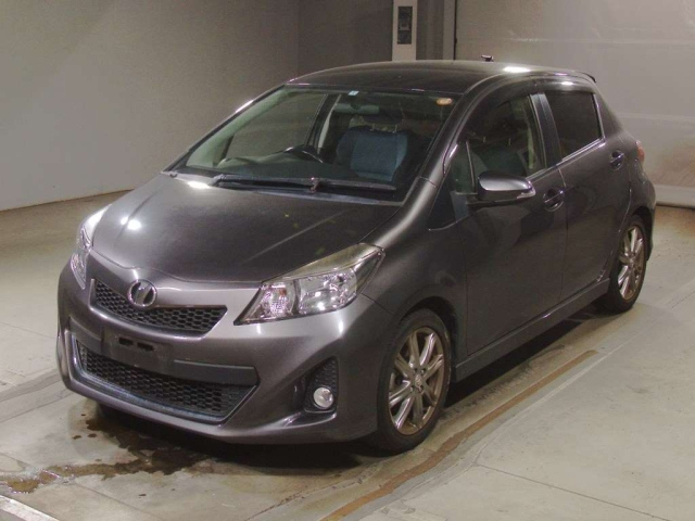 TOYOTA VITZ 2014