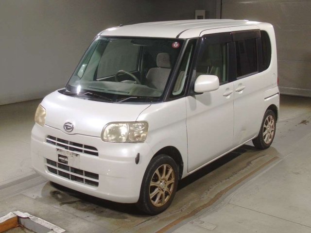 DAIHATSU TANTO 2010