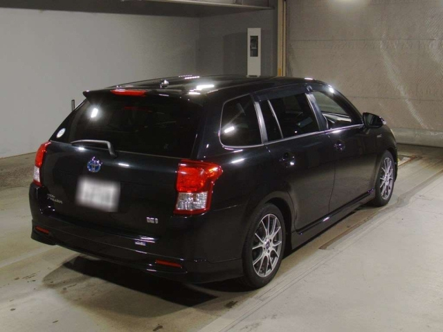 TOYOTA COROLLA FIELDER 2015
