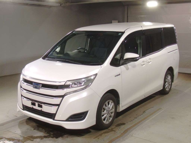 TOYOTA NOAH 2018