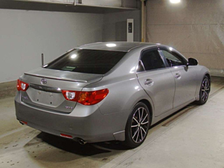 TOYOTA MARK X 2010