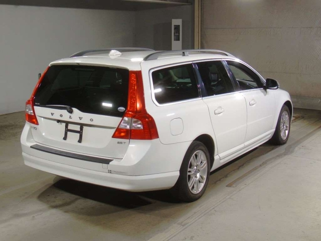 VOLVO V70 2009