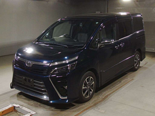 TOYOTA VOXY 2018
