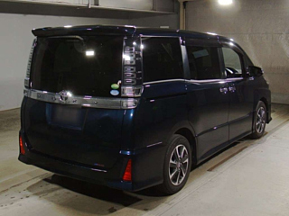 TOYOTA VOXY 2018