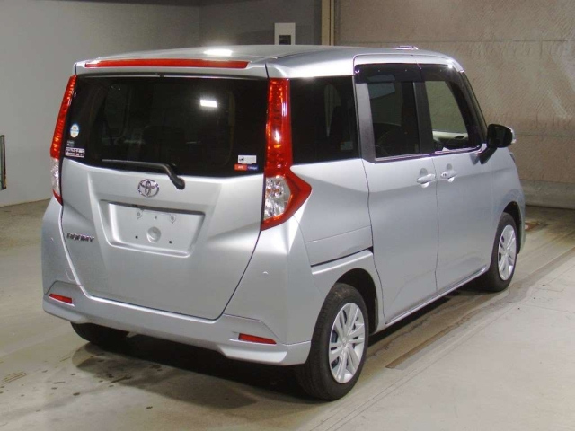 TOYOTA ROOMY 2023