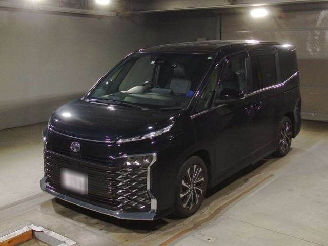 TOYOTA VOXY 2023