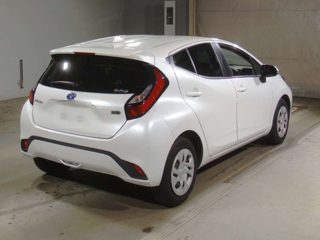 TOYOTA AQUA 2022