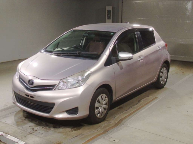 TOYOTA VITZ 2011