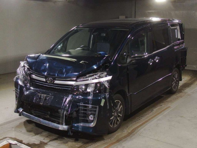 TOYOTA VOXY 2016