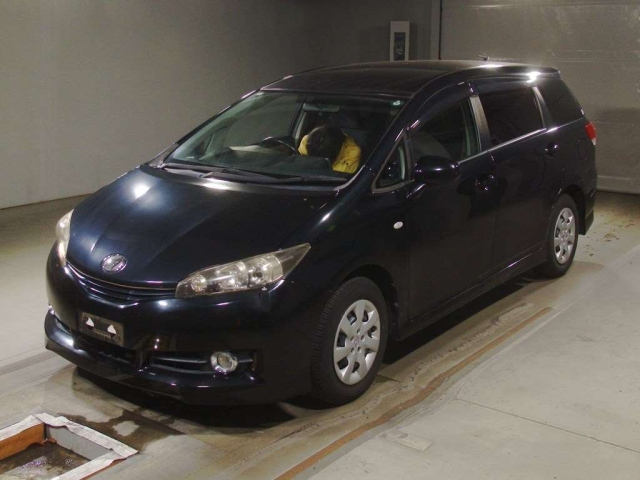 TOYOTA WISH 2010