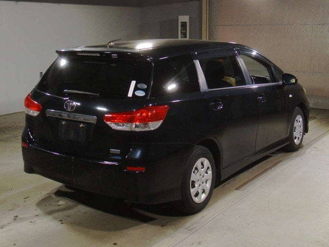TOYOTA WISH 2010