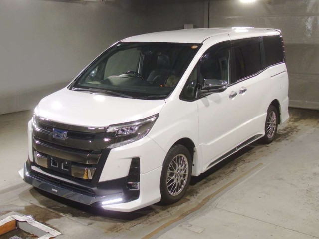 TOYOTA NOAH 2021