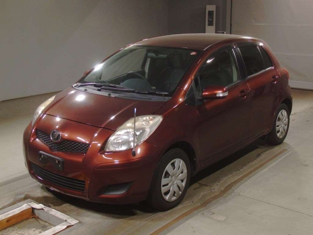 TOYOTA VITZ 2010