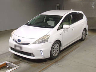 TOYOTA PRIUS ALPHA 2012