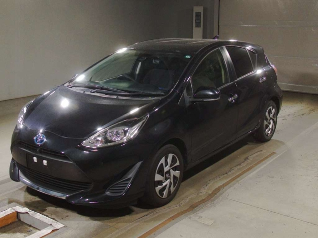 TOYOTA AQUA 2021