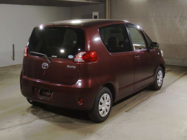 TOYOTA PORTE 2010