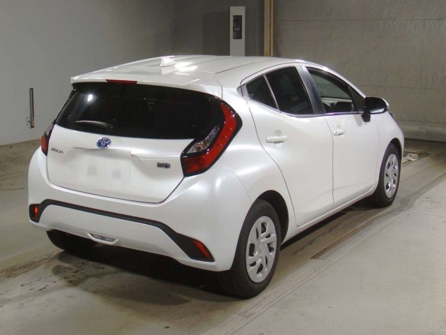 TOYOTA AQUA 2022