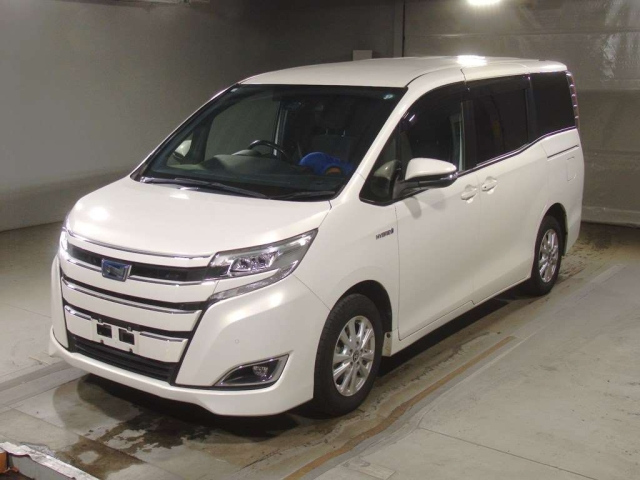 TOYOTA NOAH 2020