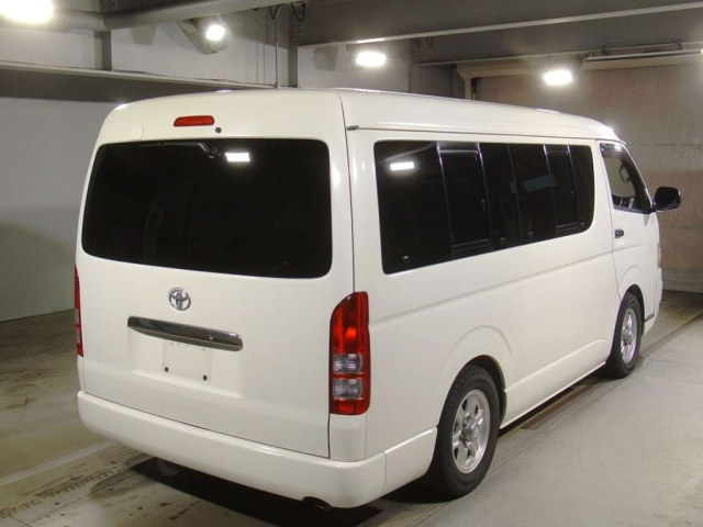 TOYOTA HIACE 2009