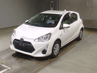 TOYOTA AQUA 2016