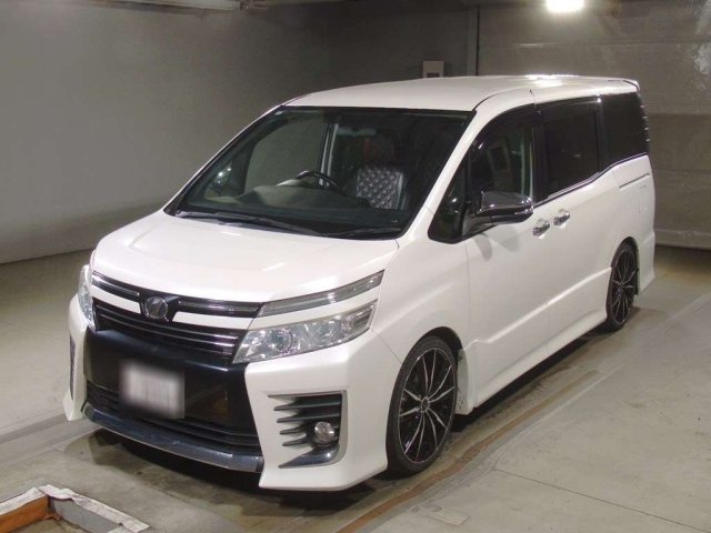 TOYOTA VOXY 2015