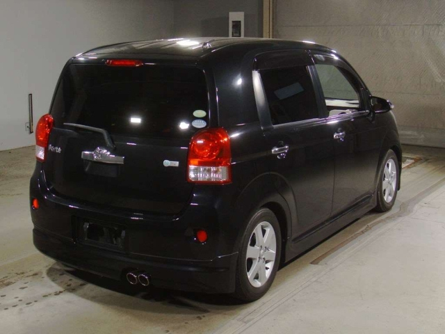 TOYOTA PORTE 2014