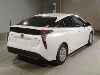 TOYOTA PRIUS 2018