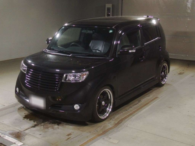 TOYOTA BB 2011
