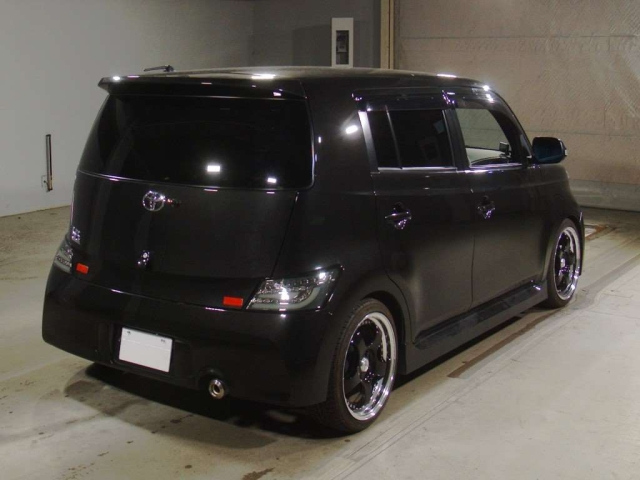 TOYOTA BB 2011