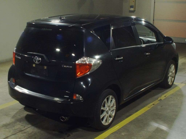 TOYOTA RACTIS 2011