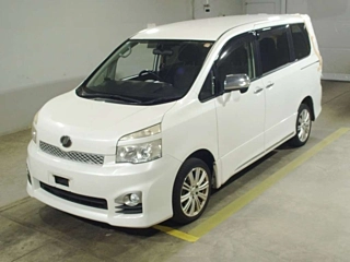 TOYOTA VOXY 2011