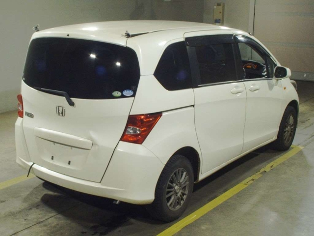 HONDA FREED 2010