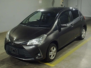 TOYOTA VITZ 2017