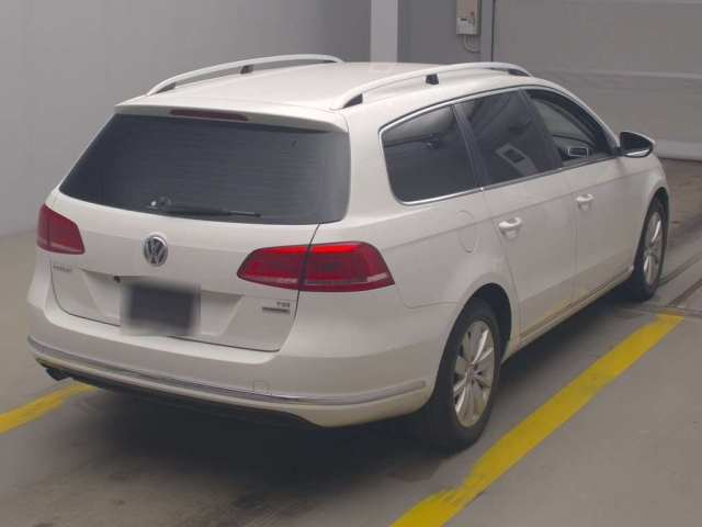 VOLKSWAGEN PASSAT VARIANT 2012