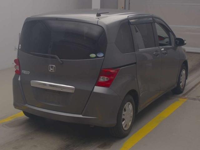 HONDA FREED 2010