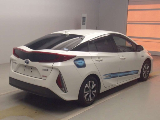 TOYOTA PRIUS PHV 2017
