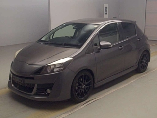 TOYOTA VITZ 2016