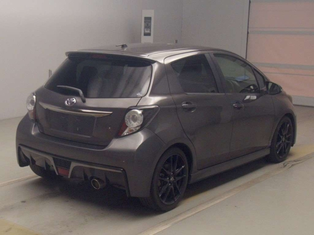 TOYOTA VITZ 2016