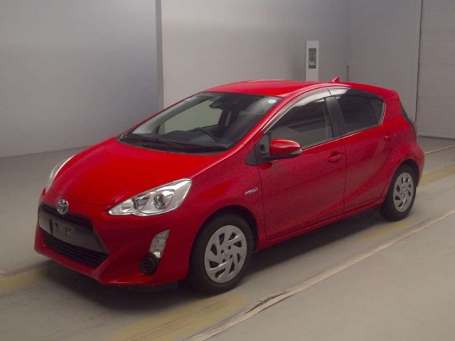 TOYOTA AQUA 2016