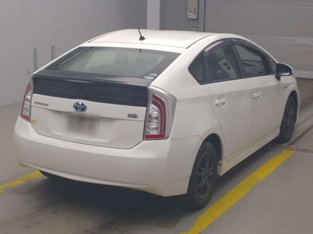 TOYOTA PRIUS 2016