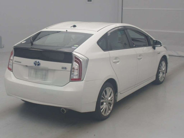 TOYOTA PRIUS 2012