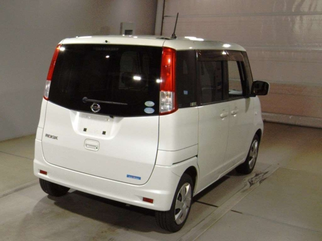 NISSAN ROOX 2011