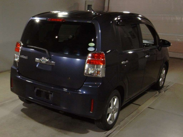 TOYOTA SPADE 2012