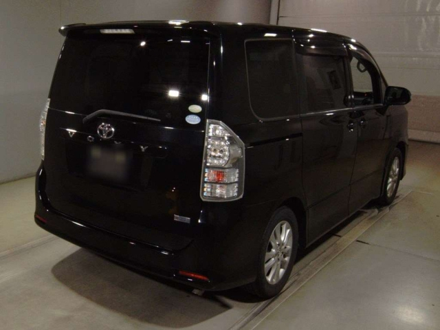 TOYOTA VOXY 2010