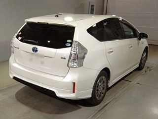 TOYOTA PRIUS ALPHA 2014