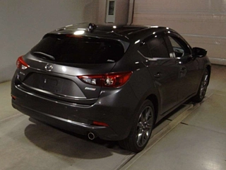 MAZDA AXELA 2017