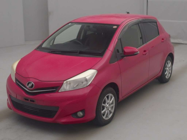 TOYOTA VITZ 2012